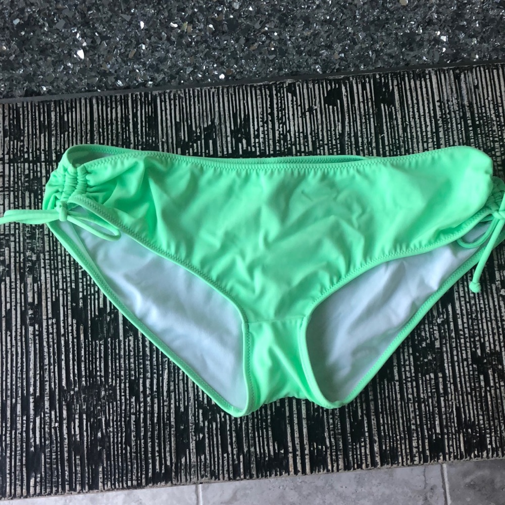NWOT Victoria Secret bikini bottom